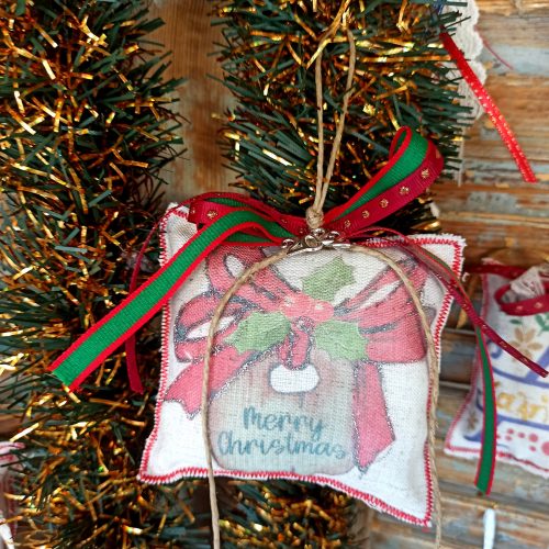 stolidi gouri maxilaraki christmas gift